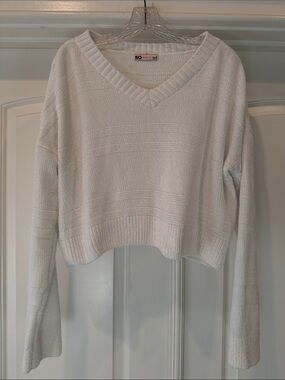 SO Cropped V-Neck Sweater